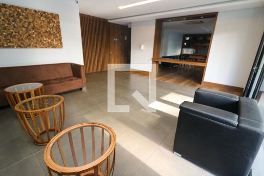 Hall de entrada de apartamento à venda com 1 quarto, 41m² em Jardim do Salso, Porto Alegre