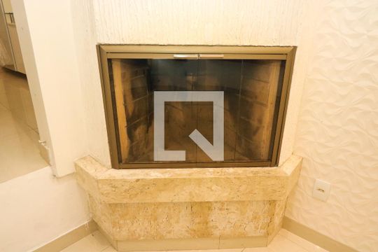Detalhe da Sala - Lareira de casa à venda com 4 quartos, 180m² em Ipanema, Porto Alegre