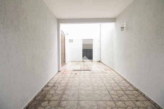 Quintal e Garagem  de casa à venda com 3 quartos, 118m² em Vila Santo Estevão, São Paulo