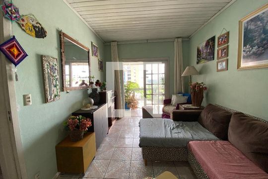 Sala de casa à venda com 4 quartos, 160m² em Boa Vista, Novo Hamburgo