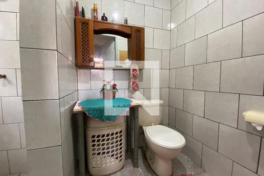 Banheiro 1 de casa à venda com 4 quartos, 160m² em Boa Vista, Novo Hamburgo
