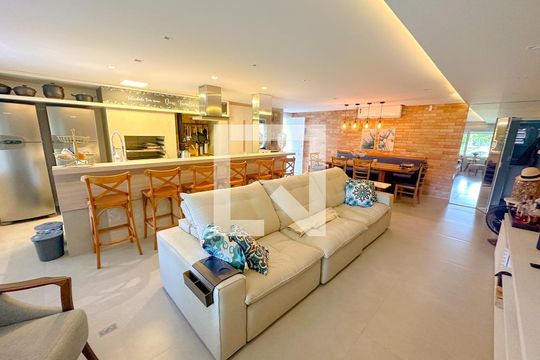 Sala de TV de apartamento para alugar com 2 quartos, 130m² em Canasvieiras, Florianópolis
