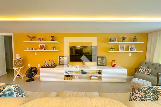 Sala de TV de apartamento para alugar com 2 quartos, 130m² em Canasvieiras, Florianópolis