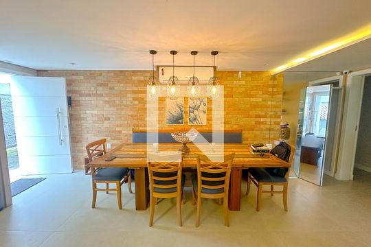 Sala de Jantar de apartamento para alugar com 2 quartos, 130m² em Canasvieiras, Florianópolis