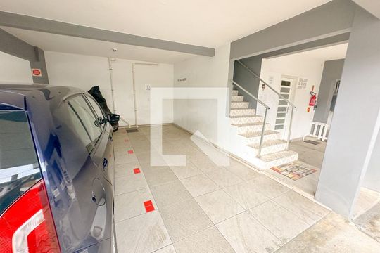 Garagem de apartamento para alugar com 2 quartos, 130m² em Canasvieiras, Florianópolis