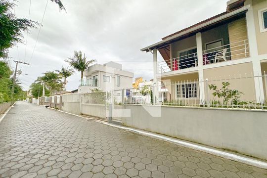 Vista da Rua de apartamento para alugar com 2 quartos, 130m² em Canasvieiras, Florianópolis