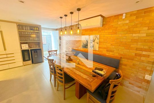 Sala de Jantar de apartamento para alugar com 2 quartos, 130m² em Canasvieiras, Florianópolis