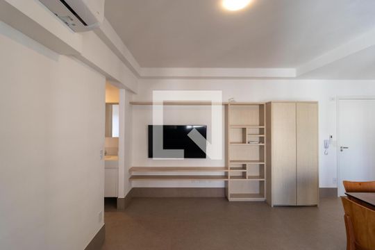 Sala de apartamento para alugar com 1 quarto, 52m² em Cambuí, Campinas