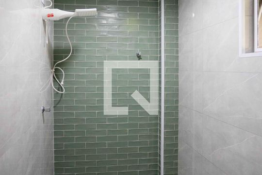 Banheiro de apartamento à venda com 2 quartos, 57m² em Centro, Diadema