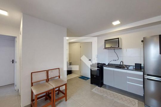 Cozinha de apartamento para alugar com 2 quartos, 45m² em Vila Campo Grande, São Paulo