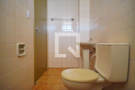 Banheiro de apartamento para alugar com 1 quarto, 35m² em Rondônia, Novo Hamburgo