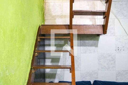 Escada de casa à venda com 2 quartos, 90m² em Dos Casa, São Bernardo do Campo