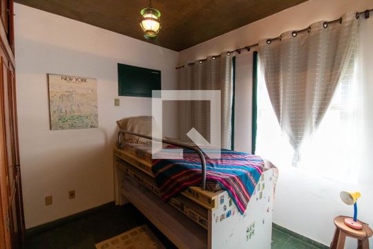 Quarto 1 de casa à venda com 4 quartos, 219m² em Piratininga, Niterói