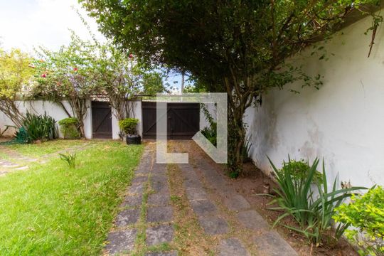 Garagem de casa à venda com 4 quartos, 219m² em Piratininga, Niterói