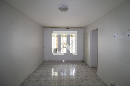 Sala de casa à venda com 3 quartos, 150m² em Jardim Picolo, São Paulo