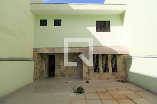 Garagem de casa à venda com 3 quartos, 150m² em Jardim Picolo, São Paulo