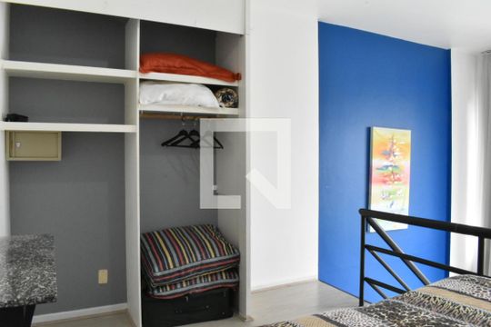 Quarto de apartamento à venda com 1 quarto, 46m² em Centro, Curitiba