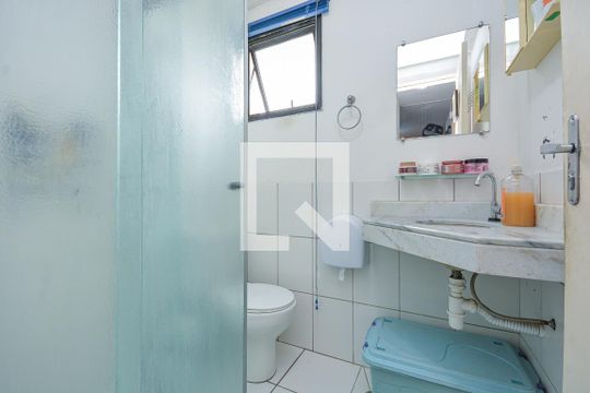 Banheiro de apartamento à venda com 3 quartos, 65m² em Jardim das Flores, São Paulo