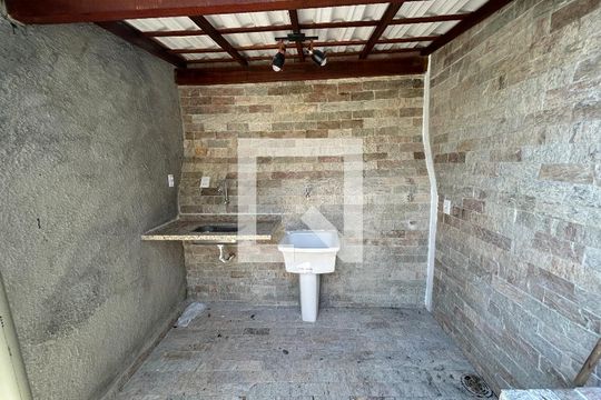 Área de Serviço de casa para alugar com 2 quartos, 70m² em Encantado, Rio de Janeiro