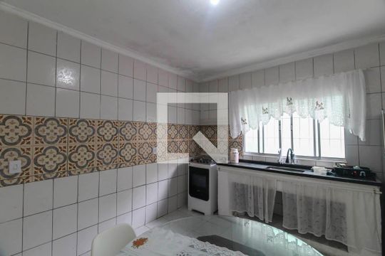 Cozinha 2 de casa à venda com 4 quartos, 203m² em Parque dos Bancarios, São Paulo