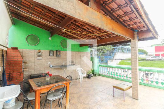 Churrasqueira de casa à venda com 4 quartos, 203m² em Parque dos Bancarios, São Paulo
