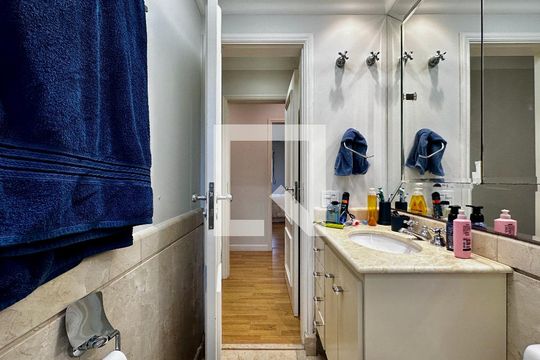 Banheiro Suíte 2 de apartamento à venda com 3 quartos, 250m² em Campo Belo, São Paulo