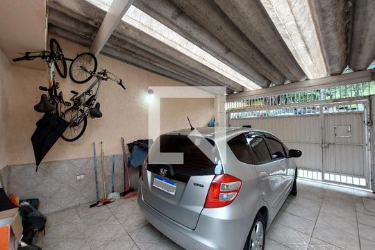 Garagem de casa à venda com 3 quartos, 150m² em Interlagos, São Paulo