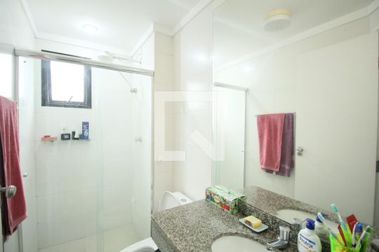 Banheiro de apartamento à venda com 1 quarto, 42m² em Vila Suzana, São Paulo