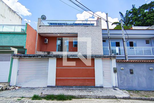 fachada de casa à venda com 3 quartos, 100m² em Jacarepaguá, Rio de Janeiro
