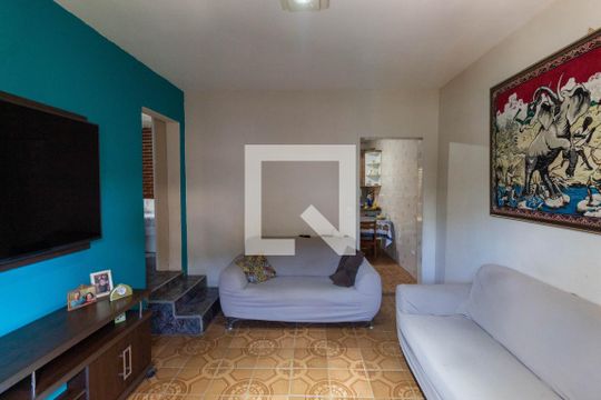 Sala 1 de casa à venda com 5 quartos, 250m² em Vila Nhocuné, São Paulo
