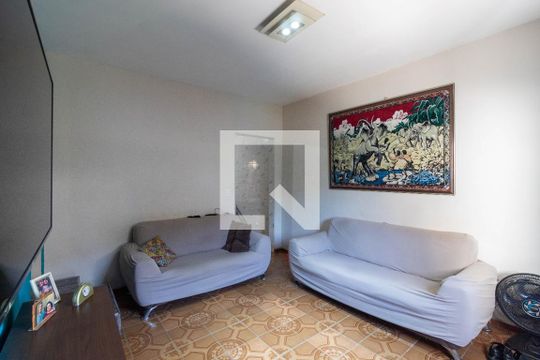 Sala 1 de casa à venda com 5 quartos, 250m² em Vila Nhocuné, São Paulo