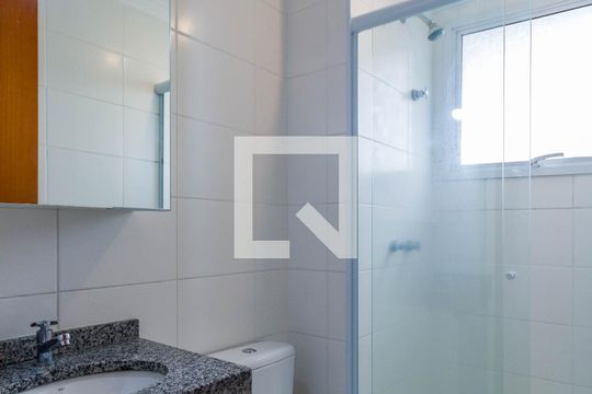 Banheiro de apartamento para alugar com 2 quartos, 46m² em Jardim Boa Vista (zona Oeste), São Paulo