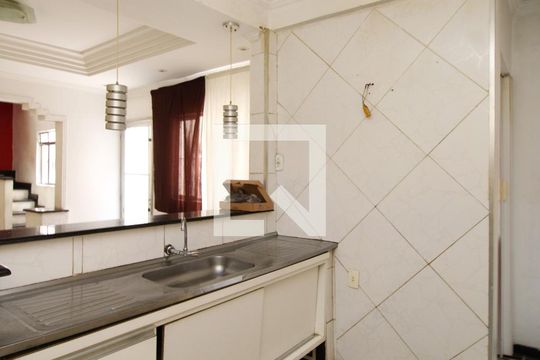 Cozinha de casa à venda com 3 quartos, 80m² em Vila Sabrina, São Paulo