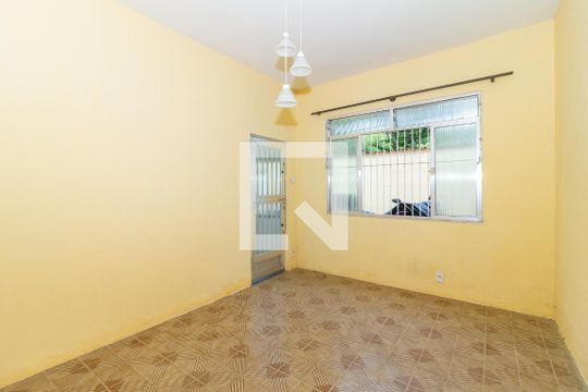 Sala de casa à venda com 3 quartos, 150m² em Jardim Sulacap, Rio de Janeiro