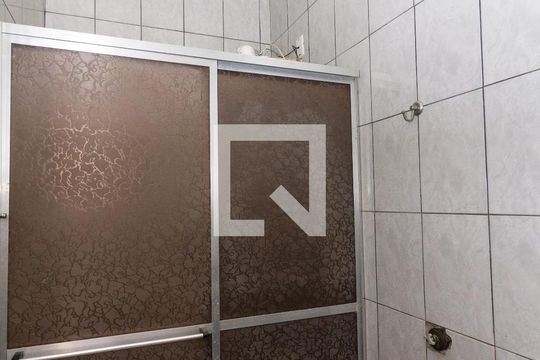 Banheiro 2 de casa à venda com 3 quartos, 150m² em Jardim Sulacap, Rio de Janeiro