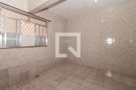 Cozinha 1 de casa à venda com 3 quartos, 150m² em Jardim Sulacap, Rio de Janeiro