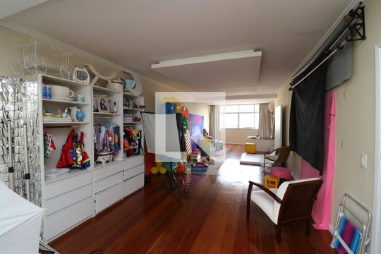 Sala 1 de casa à venda com 5 quartos, 333m² em Jardim Guanabara, Rio de Janeiro