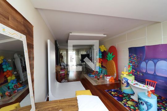 Sala 1 de casa à venda com 5 quartos, 333m² em Jardim Guanabara, Rio de Janeiro