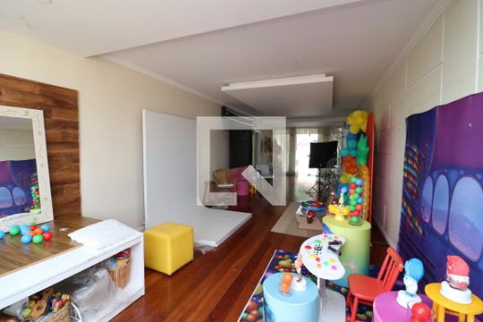 Casa à venda com 5 quartos, 333m² em Jardim Guanabara, Rio de Janeiro