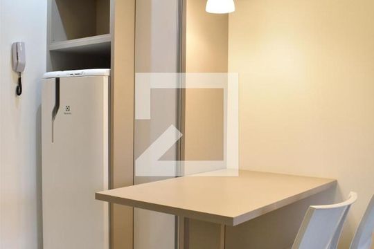 Sala de apartamento para alugar com 1 quarto, 40m² em Centro, Curitiba