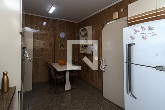 cozinha de apartamento à venda com 3 quartos, 196m² em Aclimação, São Paulo