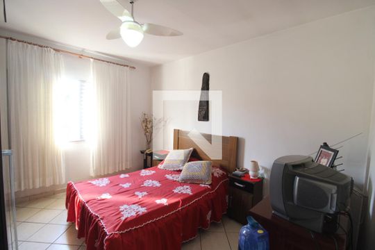 Quarto 1 de casa à venda com 3 quartos, 257m² em Vila Ester (zona Norte), São Paulo