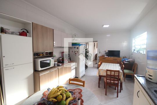 Cozinha de casa à venda com 3 quartos, 257m² em Vila Ester (zona Norte), São Paulo