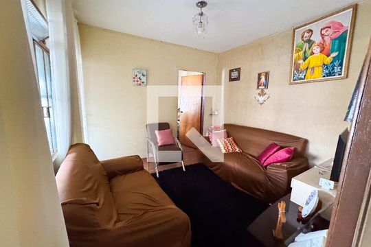 Casa à venda com 4 quartos, 360m² em Santa Helena, Belo Horizonte