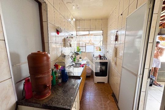 Cozinha de casa à venda com 4 quartos, 360m² em Santa Helena, Belo Horizonte
