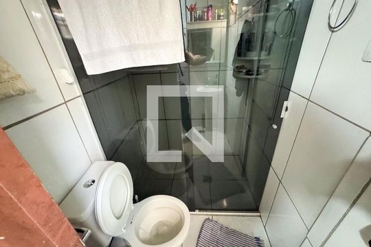 Banheiro de casa à venda com 4 quartos, 360m² em Santa Helena, Belo Horizonte