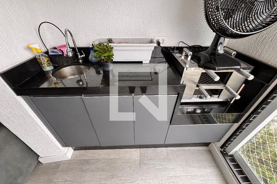 Sacada da sala de apartamento à venda com 2 quartos, 62m² em Paraíso, Santo André