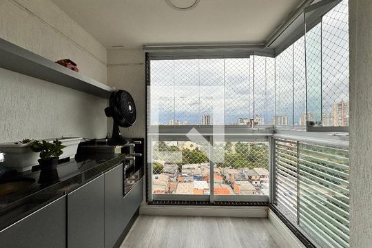Sacada da sala de apartamento à venda com 2 quartos, 62m² em Paraíso, Santo André