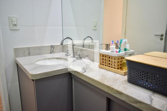 Banheiro de apartamento à venda com 1 quarto, 37m² em Vila Clementino, São Paulo