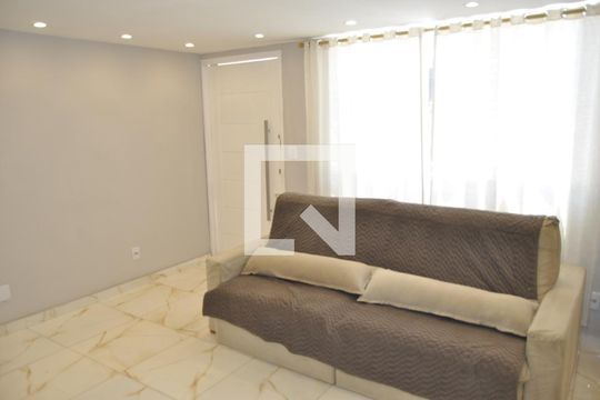 Sala de casa de condomínio à venda com 2 quartos, 145m² em Tanque, Rio de Janeiro